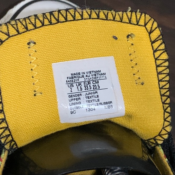 Converse Chuck Taylor’s Kids Lowtop Flames Sz 2 - Picture 6 of 6